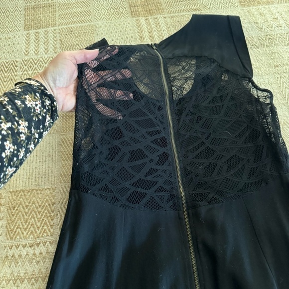 Silence + Noise Black Sleeveless and Lace Dress - Picture 5 of 7